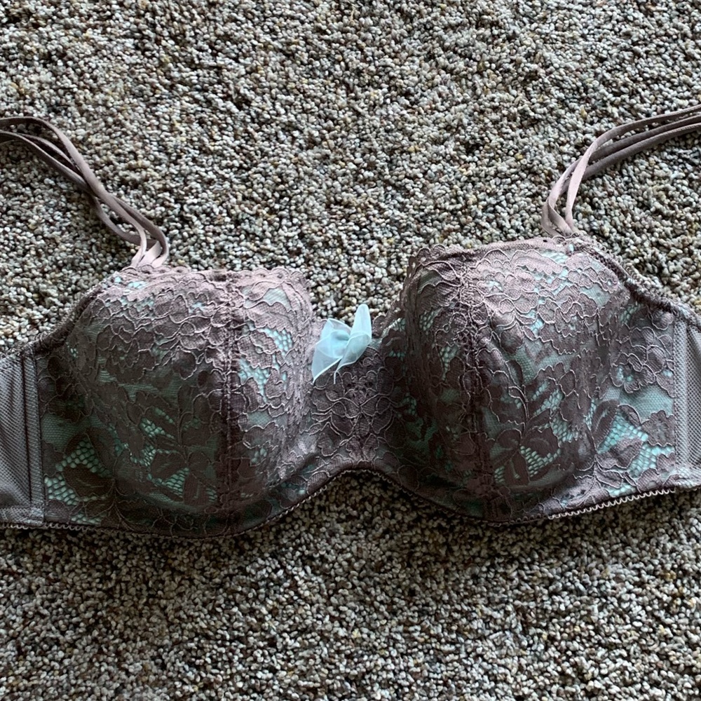 B. Tempted 32ddd bra. NWOT. Never worn